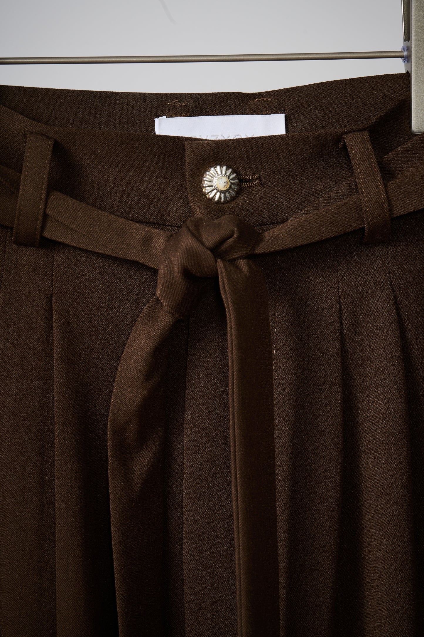 Wide-leg trouser