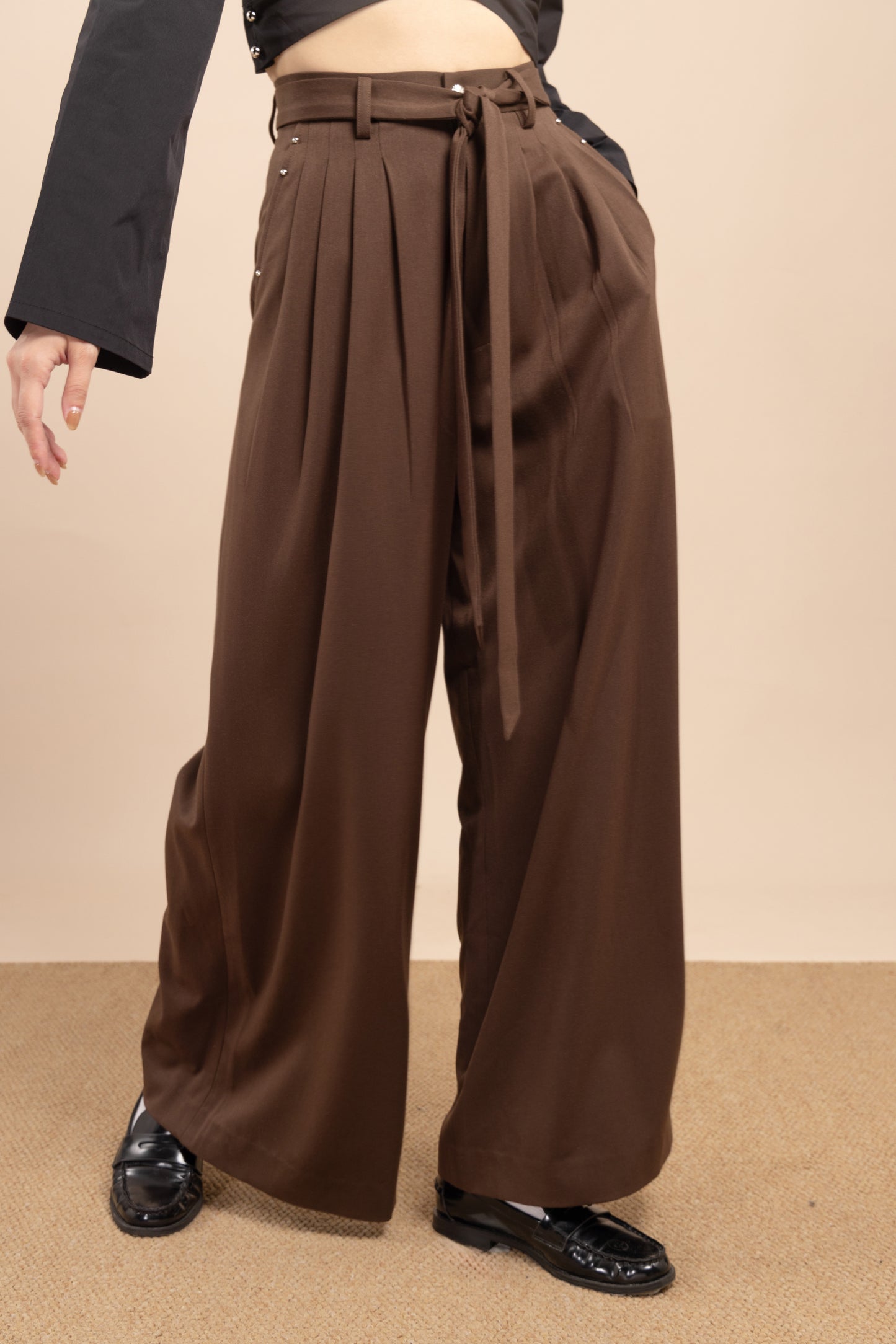 Wide-leg trouser