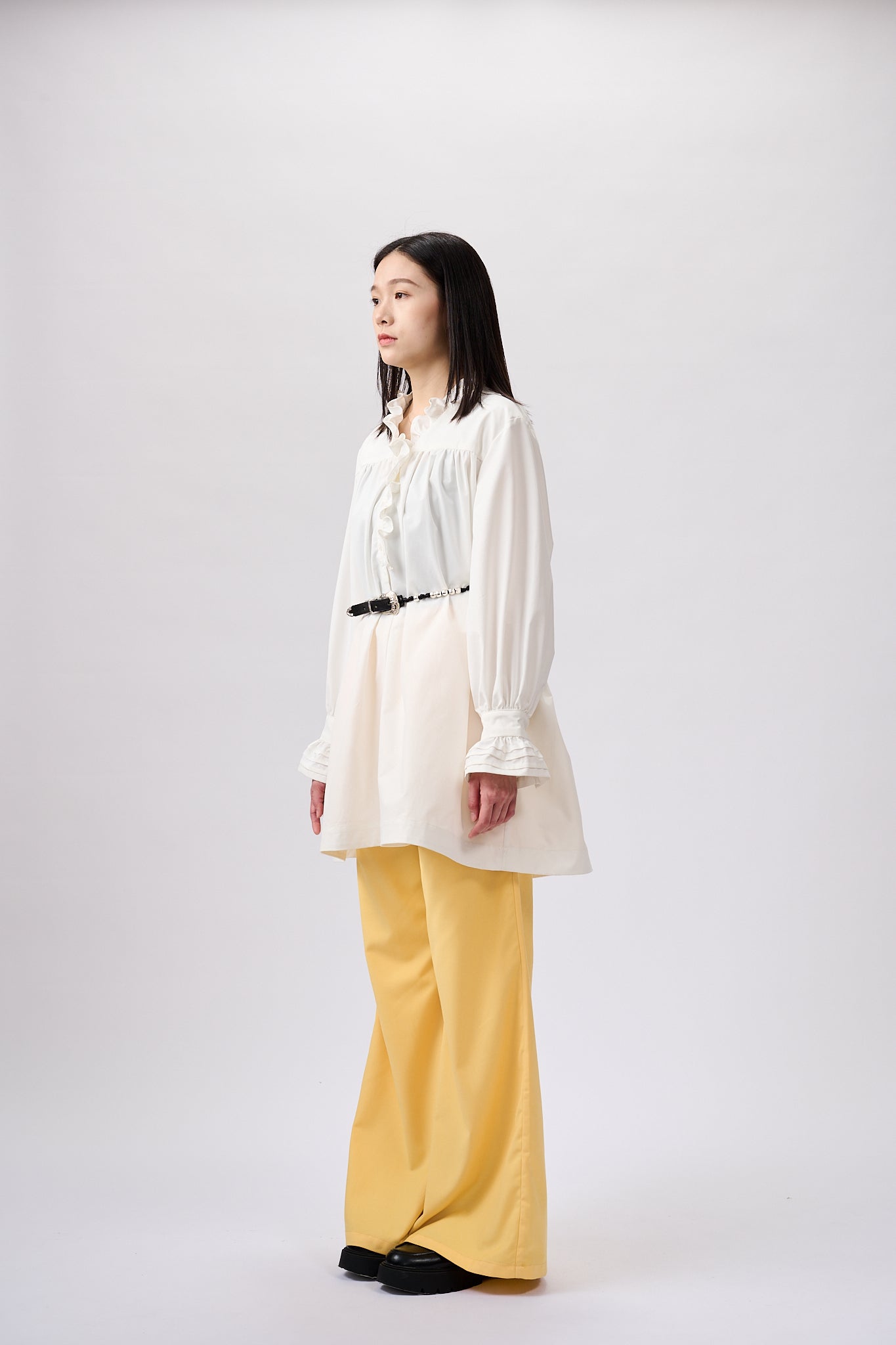 Ruffles shirt dress in white