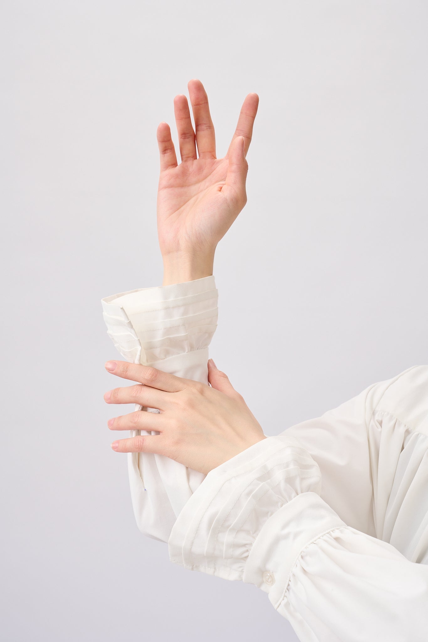 Ruffles shirt dress in white