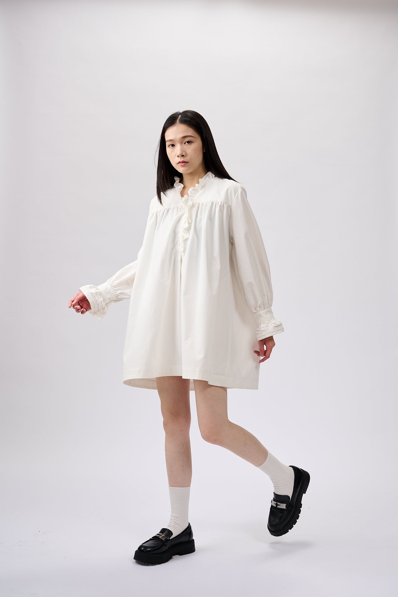 Ruffles shirt dress in white