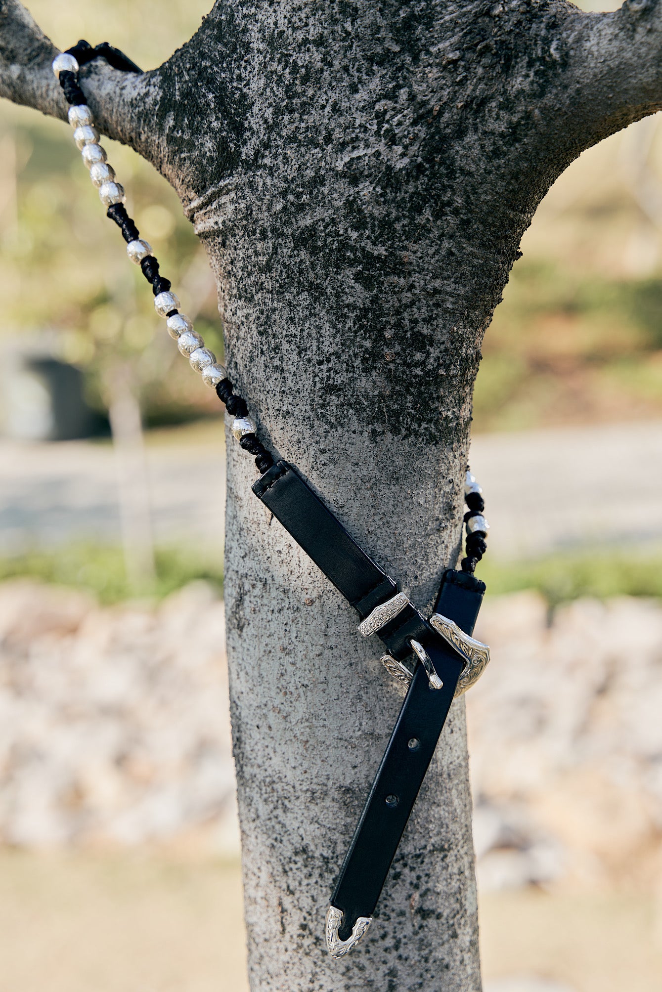 Manual silver beads belt