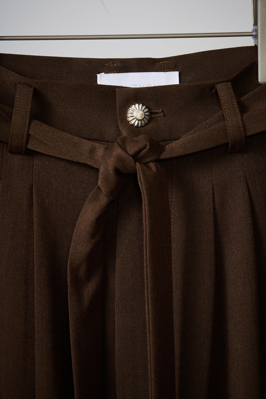 Wide-leg trouser