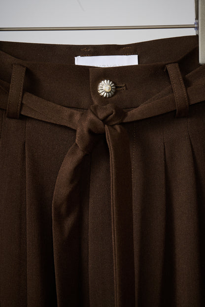 Wide-leg trouser
