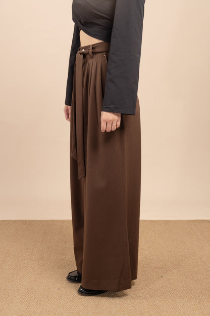 Wide-leg trouser