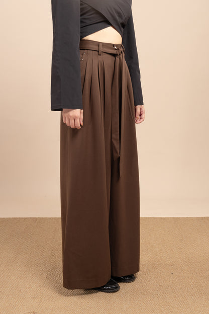 Wide-leg trouser