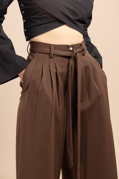 Wide-leg trouser