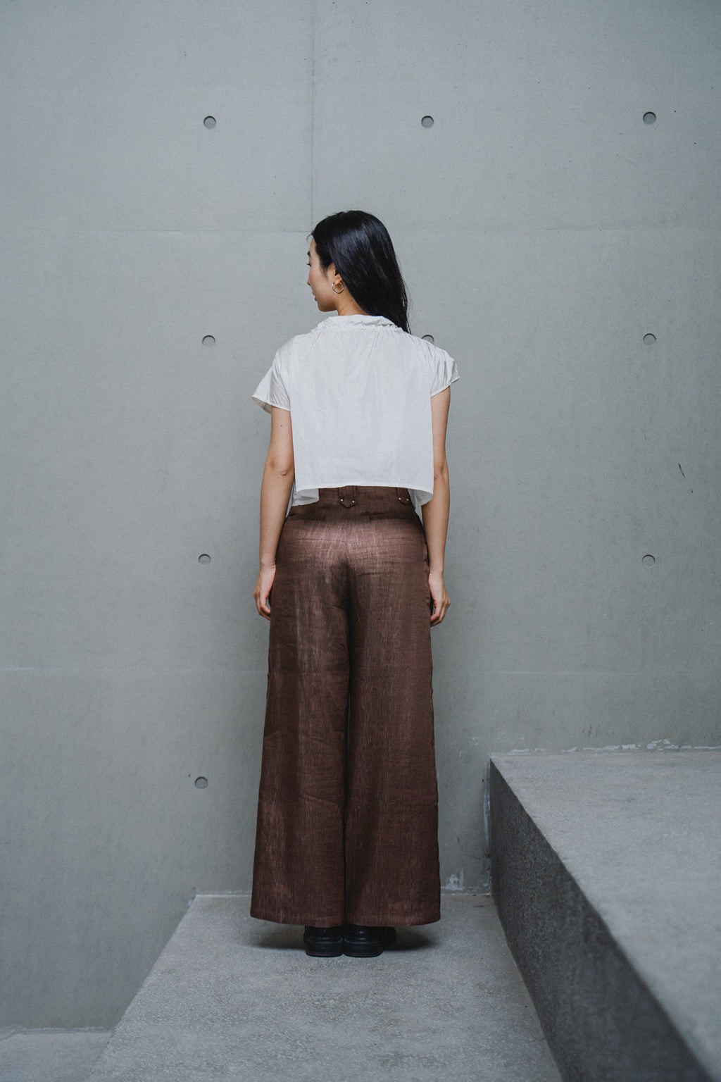 LINEN STRAIGHT STIFF TROUSERS