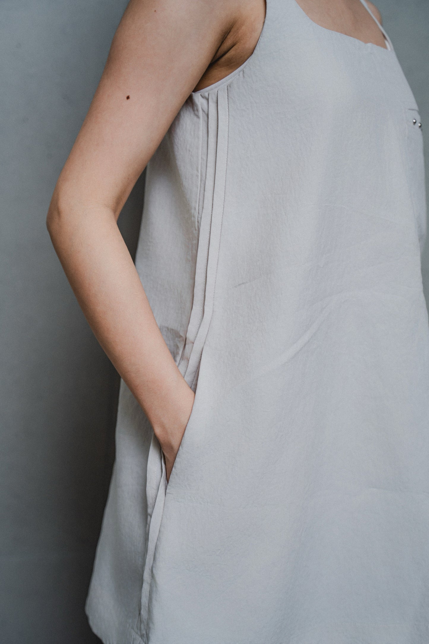 CONTRAST-PANEL CREAM MINI DRESS