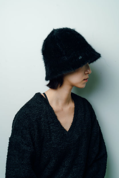 BLACK BUCKET HAT