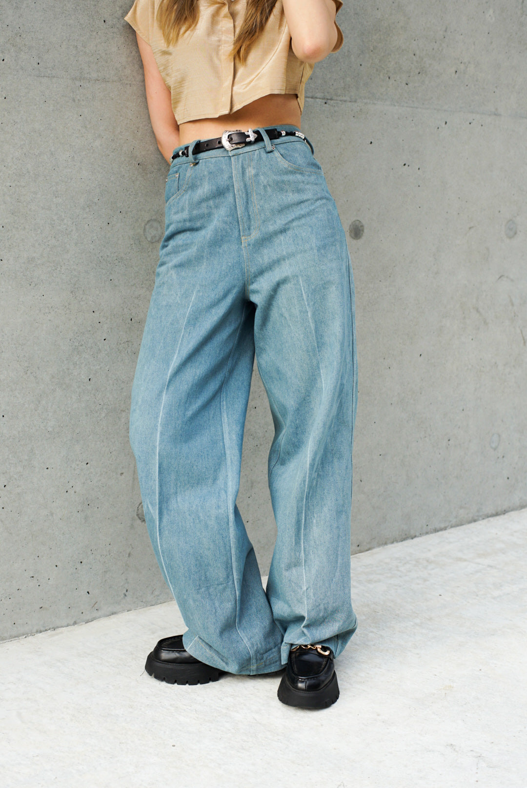 Washed Loose Flared Jeans
