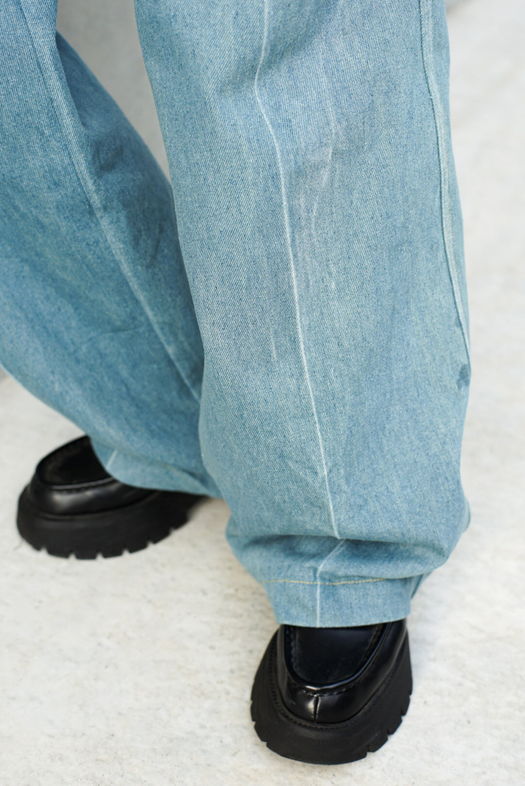 Washed Loose Flared Jeans