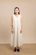 V-neck sleeveless dress