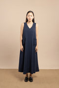 V-neck sleeveless dress