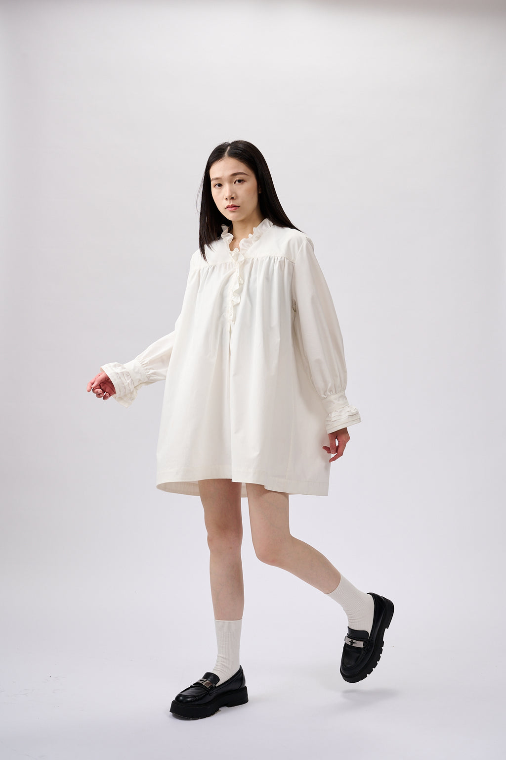 Ruffles shirt dress in white